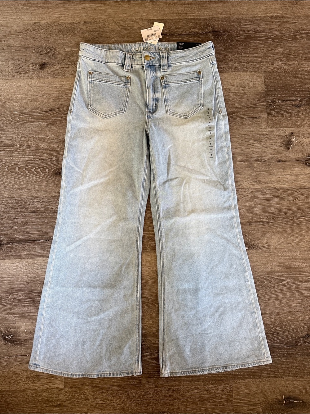 American Eagle Super Hi-Rise Flare Jeans Patch Pocket Size 8 short Boho Festival